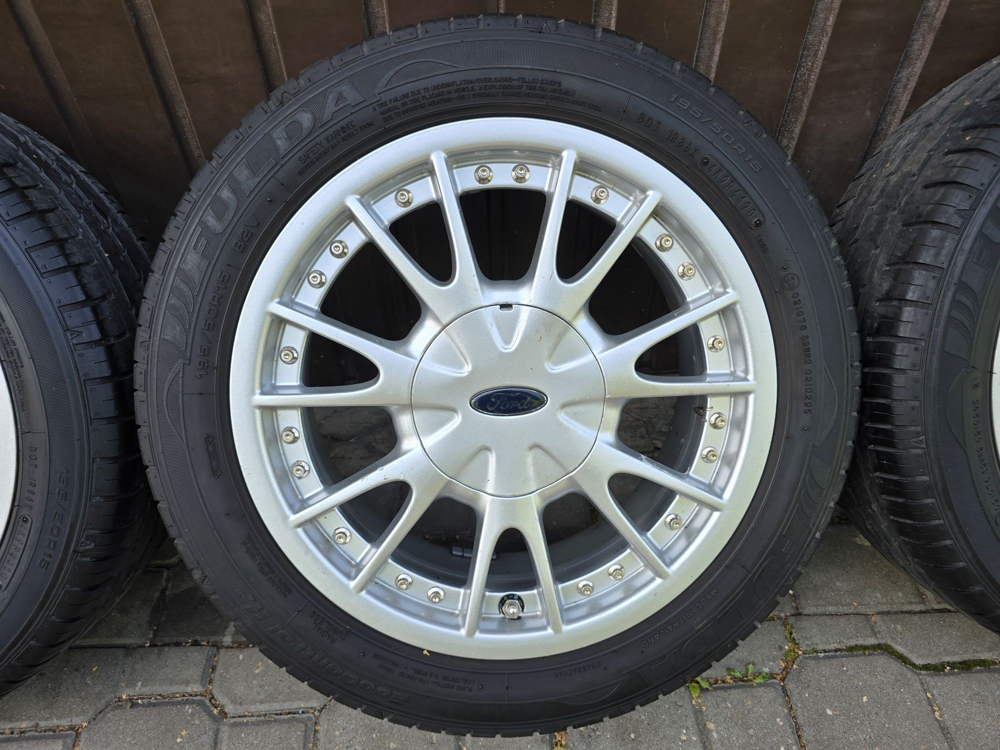 Felgi z oponami 195/50R15 Ford Fiesta 4x108 Fusion Focus Puma KA+