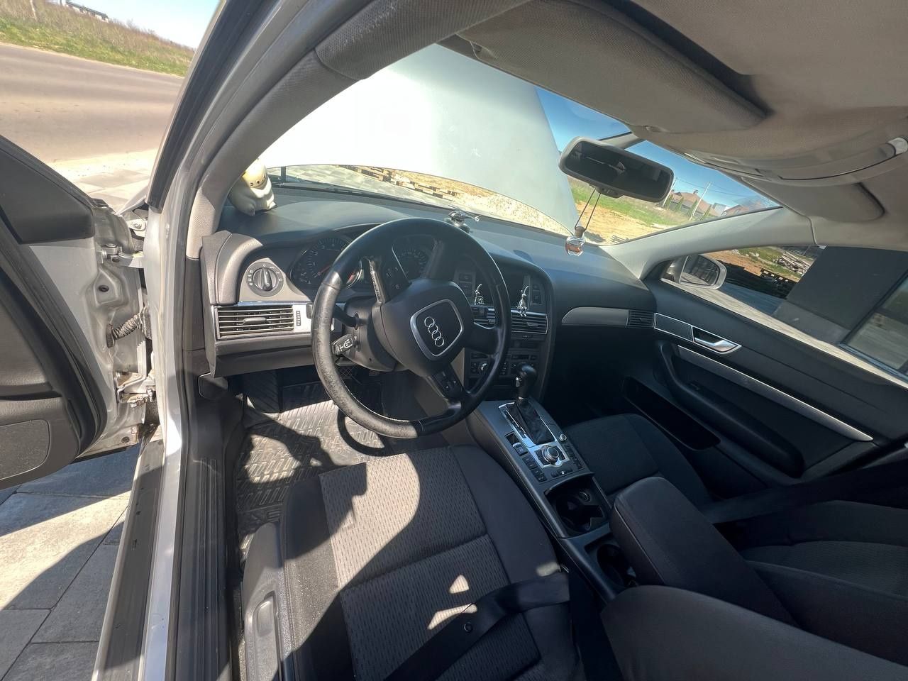 Продаж Audi A6. 2004 рік. Бензин 3л. Ціна 6.500у.е