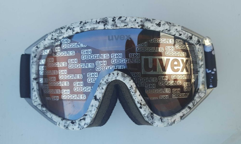 Горнолыжный набор-лыжи,сапоги 4т.гр шлем,очки,перчатки новые