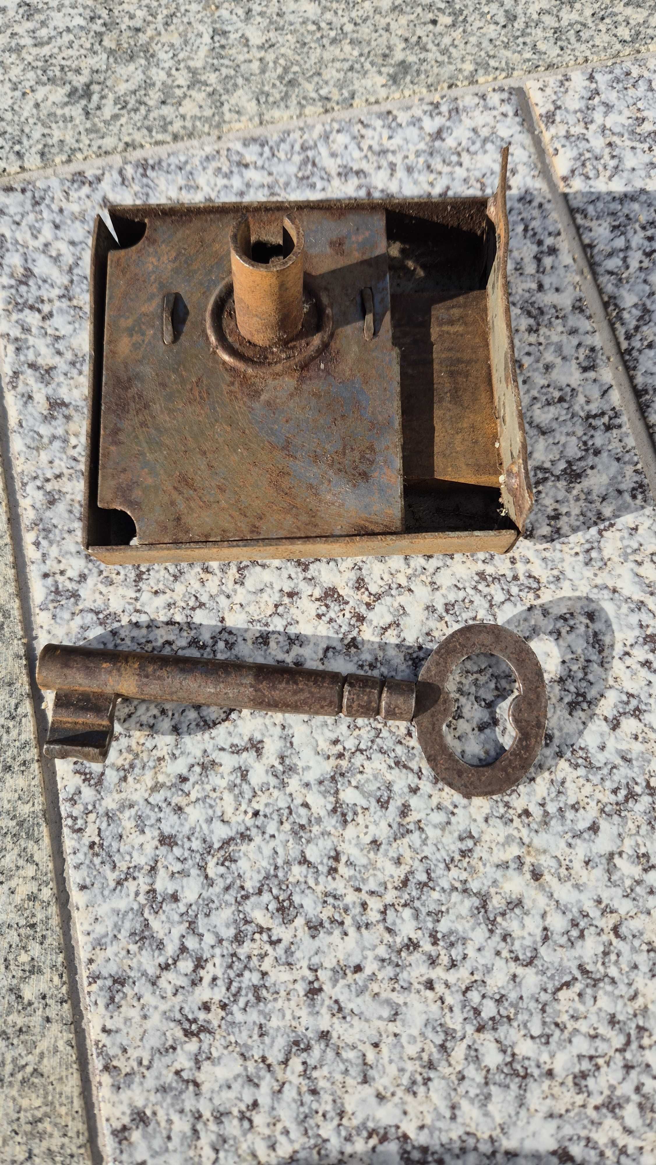 Antiga fechadura a funcionar na perfeição