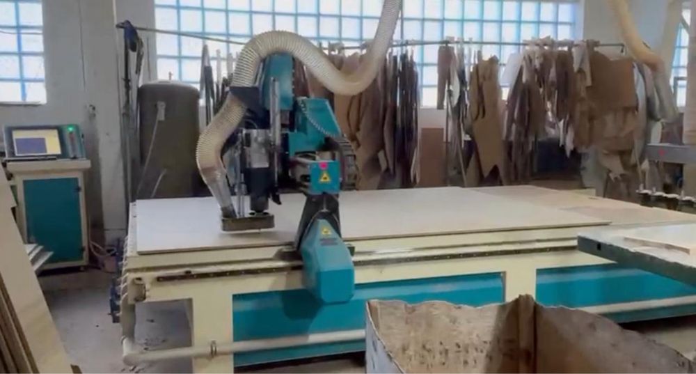 Продаж діючоі меблевої фабрики