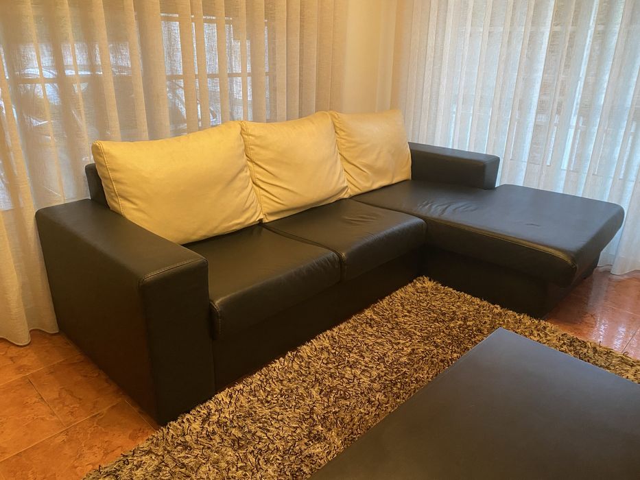 Sofá com chaise longue reversível