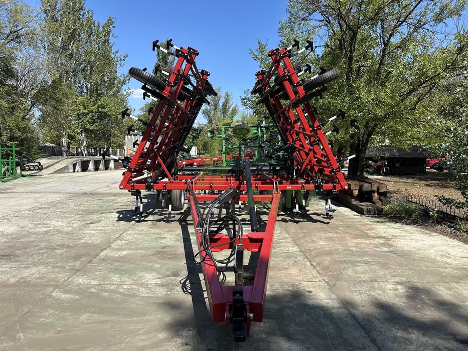 Культиватор Case IH Tiger-Mate 2 шириною 11 метрів тайгермейт