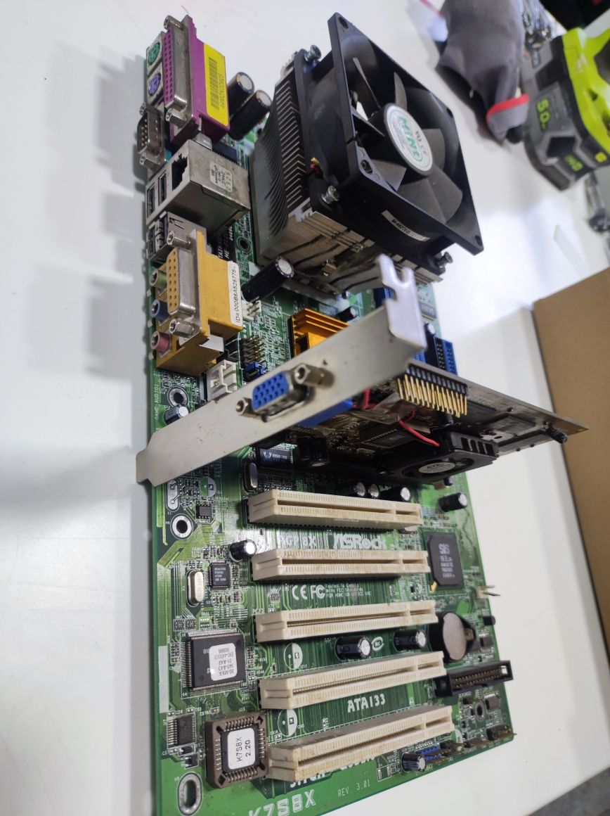 Płyta główna ASROCK K7S8X + AMD SEMPRON SDA2300dut3d + MSI RIVA TNT2