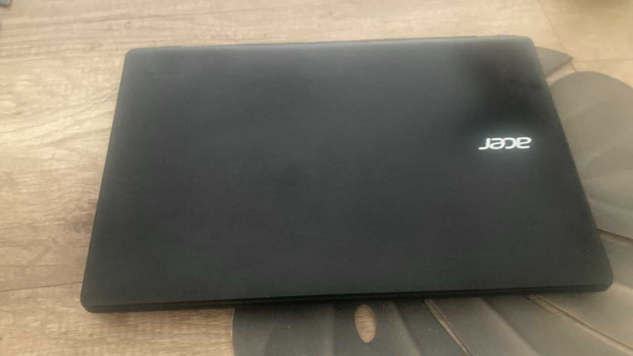 Laptop ACER E5-521 I 4GB Ram I 1000 GB HDD I AMD A6-6310 I Win 10