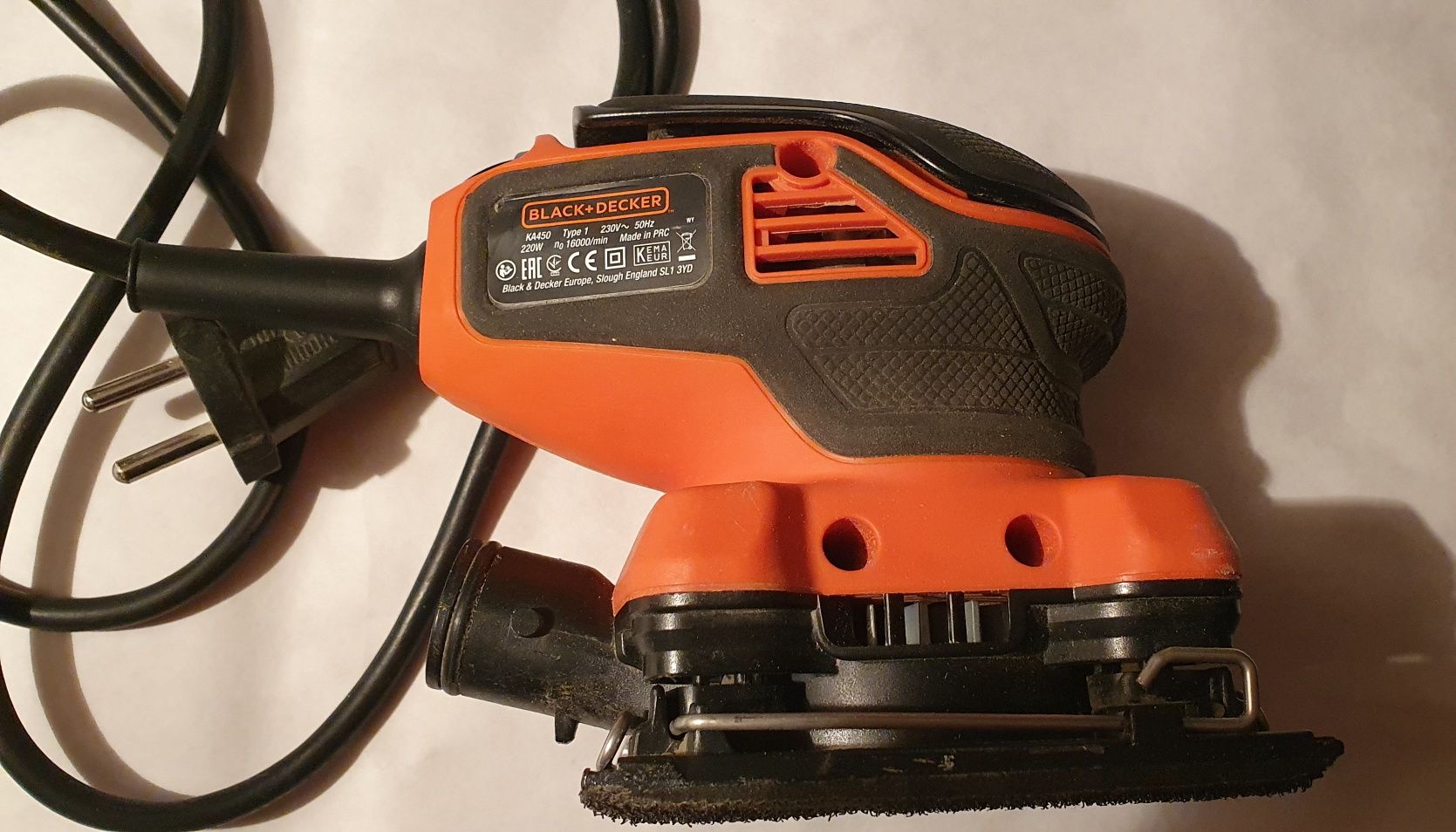 Sieciowa szlifierka oscylacyjna KA450 Black&Decker