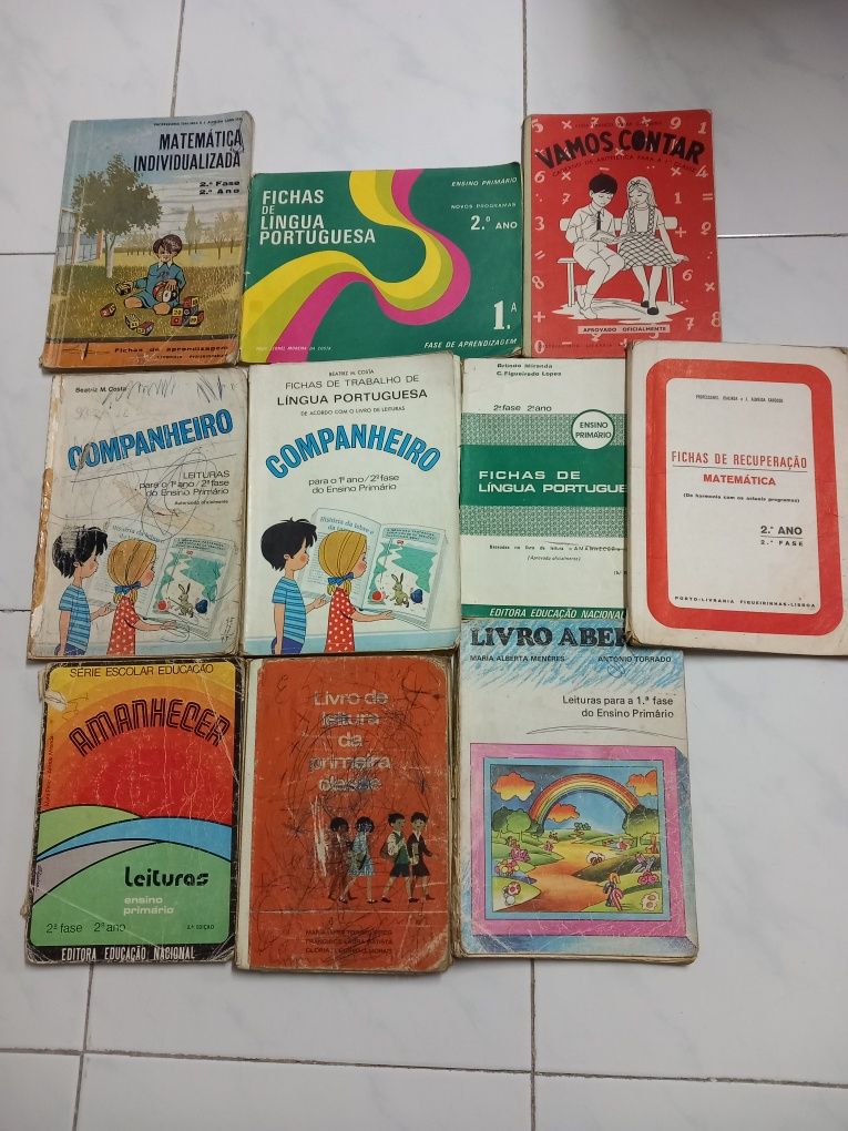 Livros da escola primária (dos anos 70) antigos