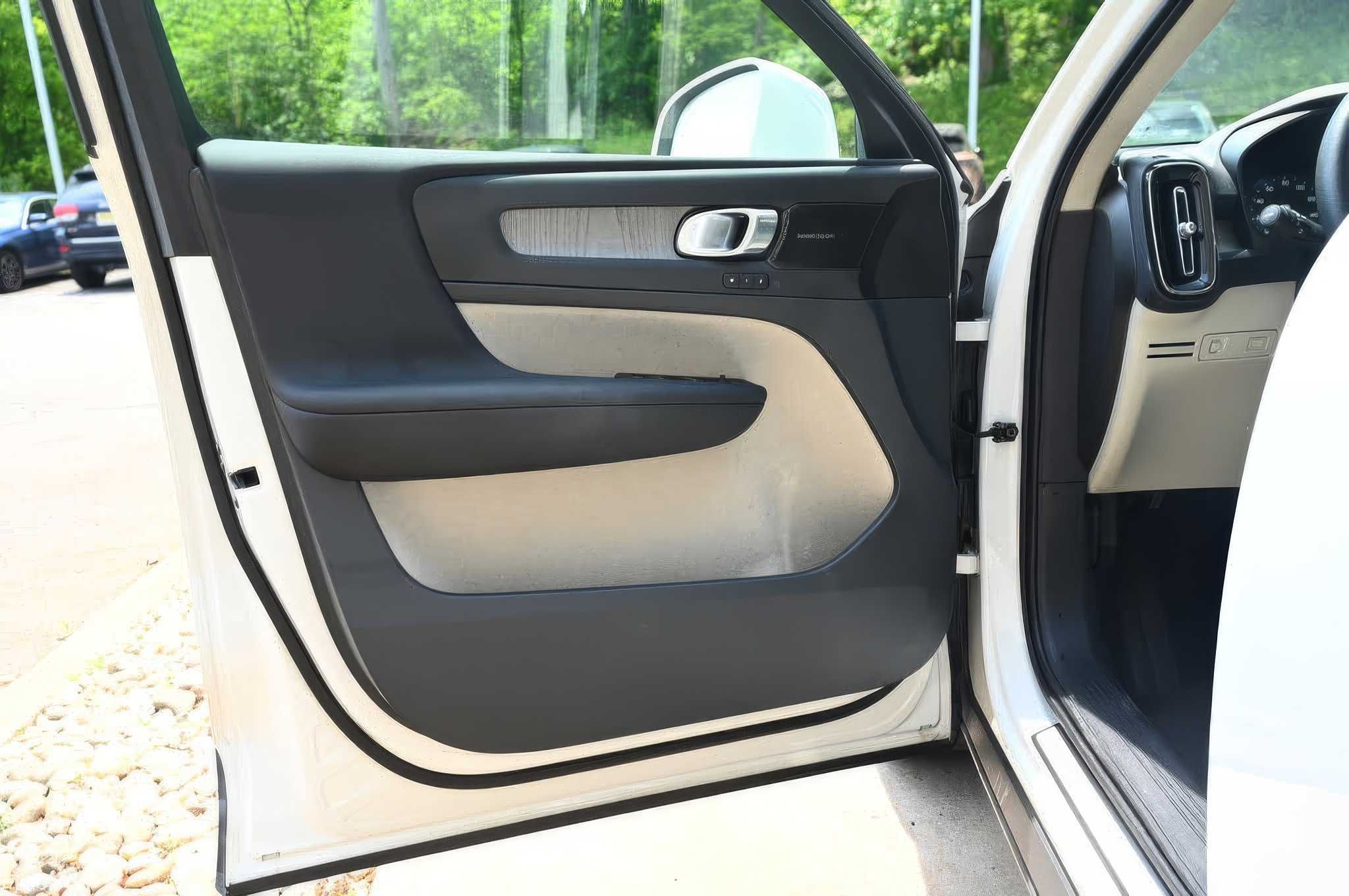 2021 Volvo XC40 T4 Inscription
