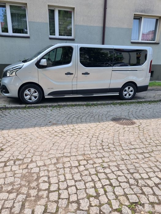 Wynajem busa 9 osobowego