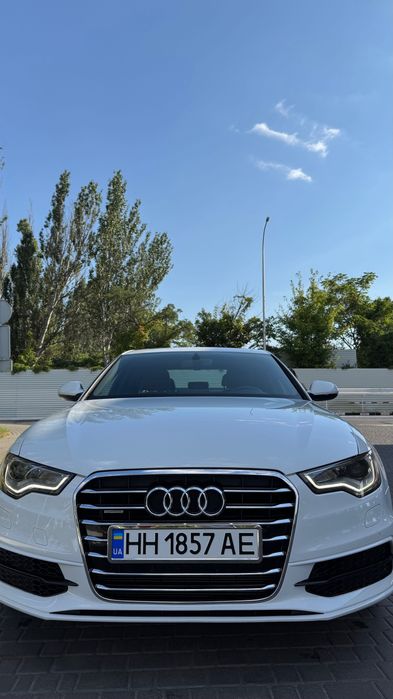 Продам свой автомобиль Audi A6 2015