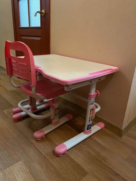 Продам дитячий стіл-парту
