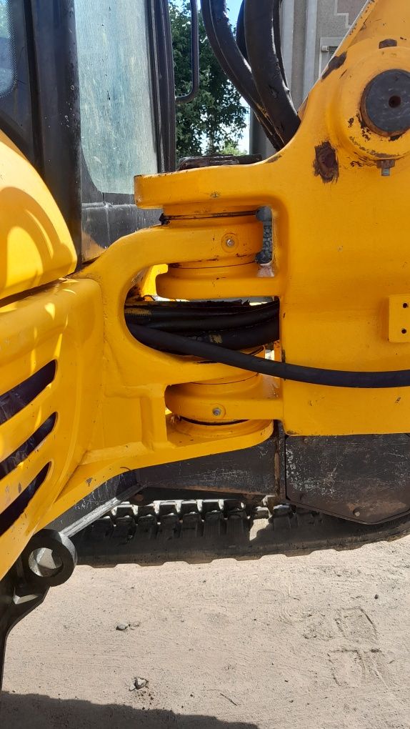 Мініекскаватор JCB