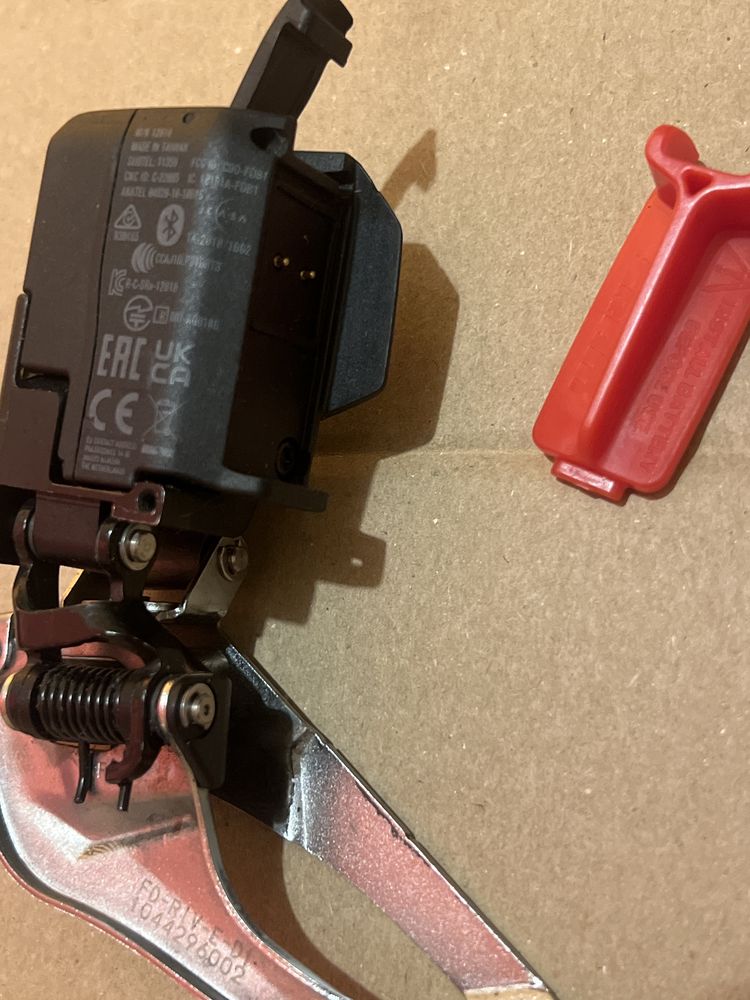 Przednia przerzutka SRAM Rival AXS fd-riv-e-d