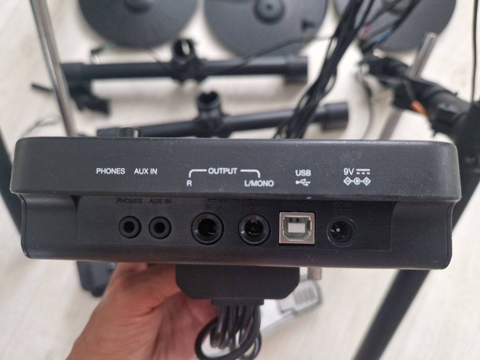 Продам барабани Alesis