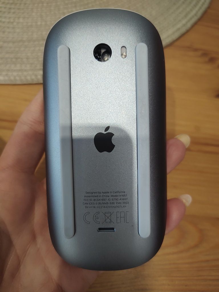 Magic mouse Apple iPad bezdotykowa model A1657 plus keyboard