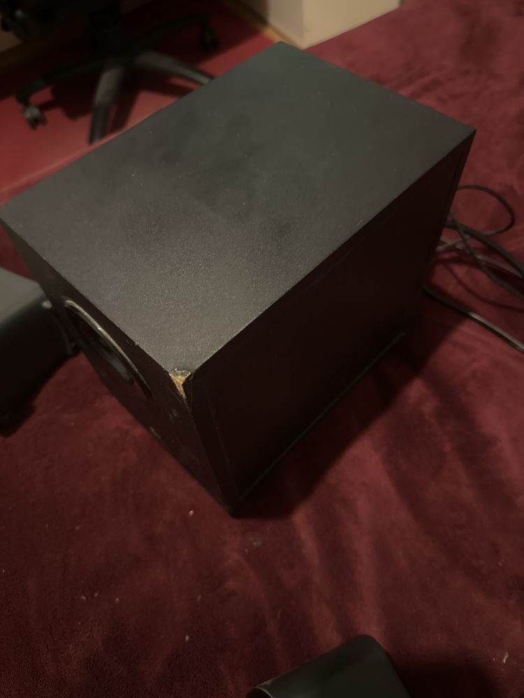Colunas pc logitech