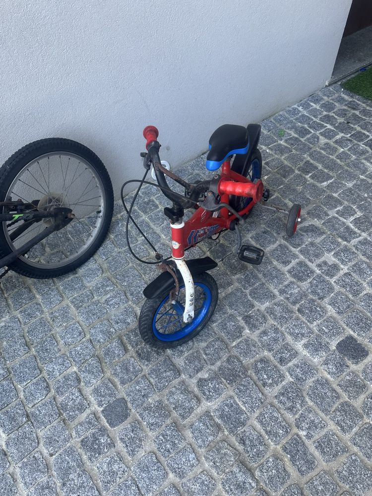 Bicicleta pequena para crianca