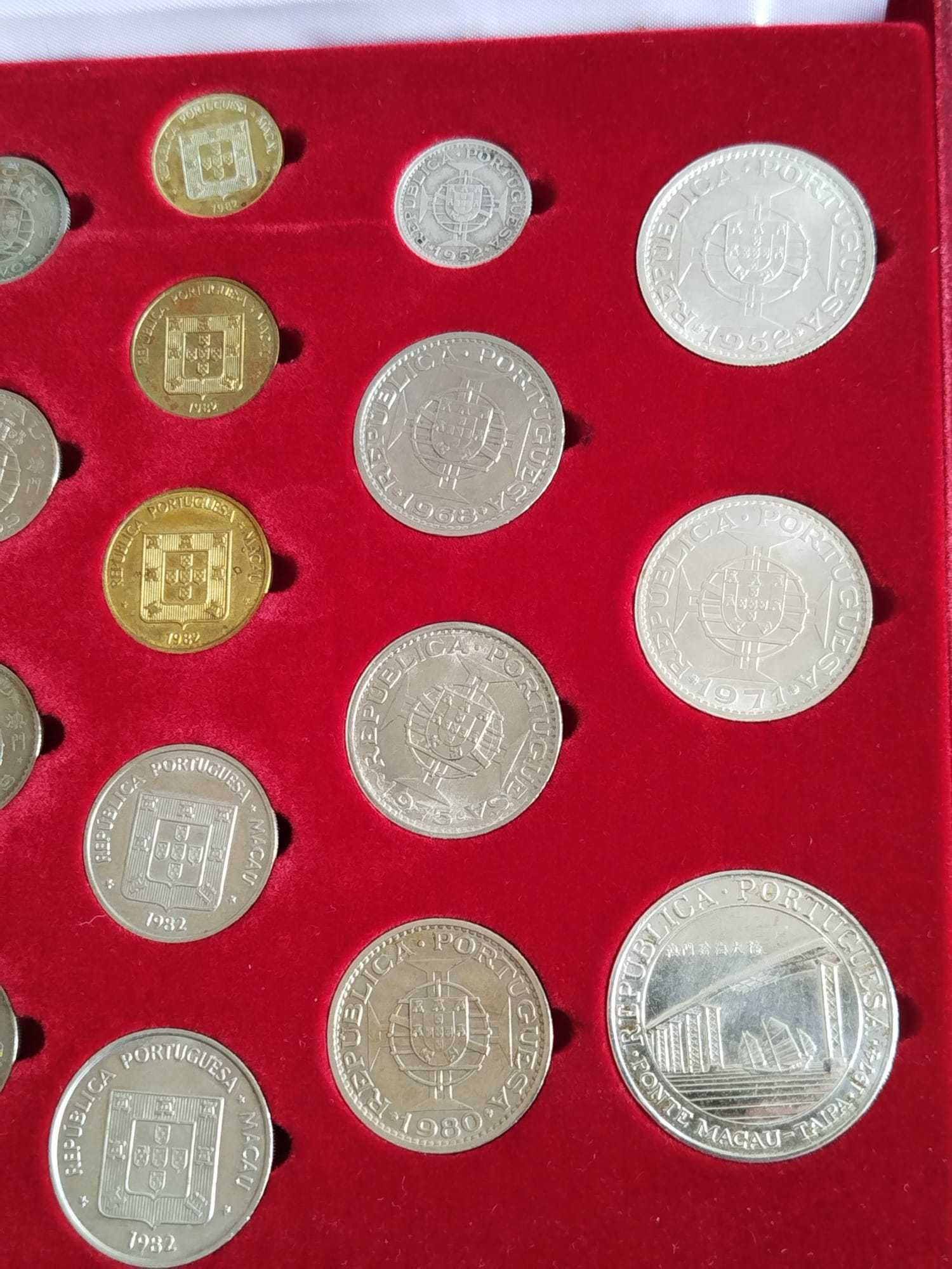 Macau - Moedas de 1952 a 1982, desde 20 Patacas até 5 Avos, com estojo