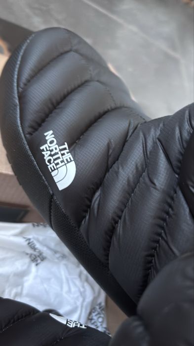 Дутики TNF 38 p. 3000грн
