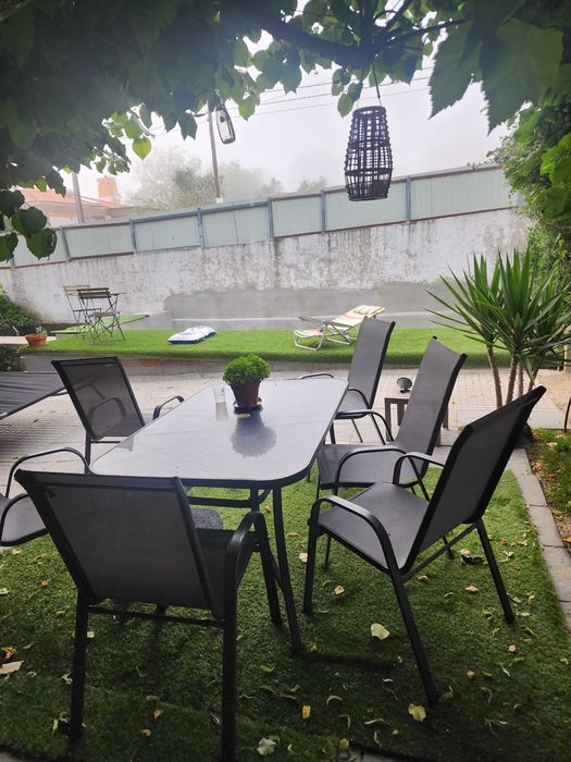 Vendo moradia , de 3 apartamentos independentes.