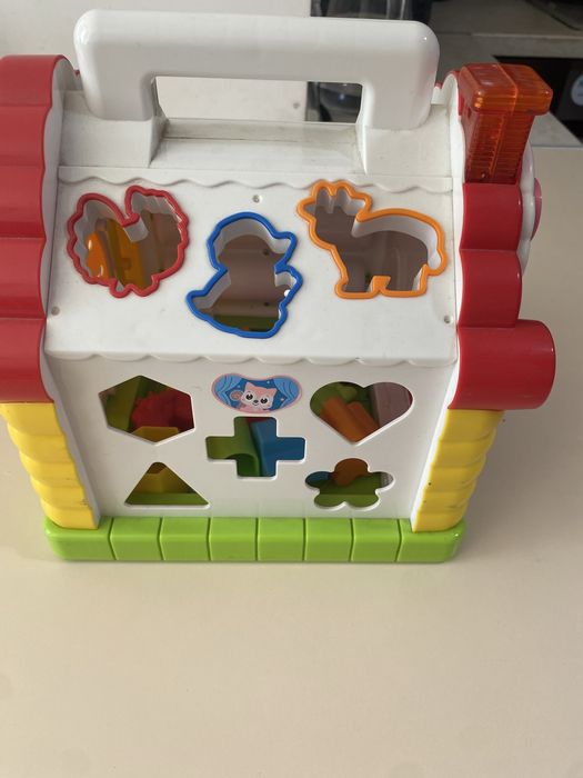 Іграшка сортер Hola бізіборд будинок