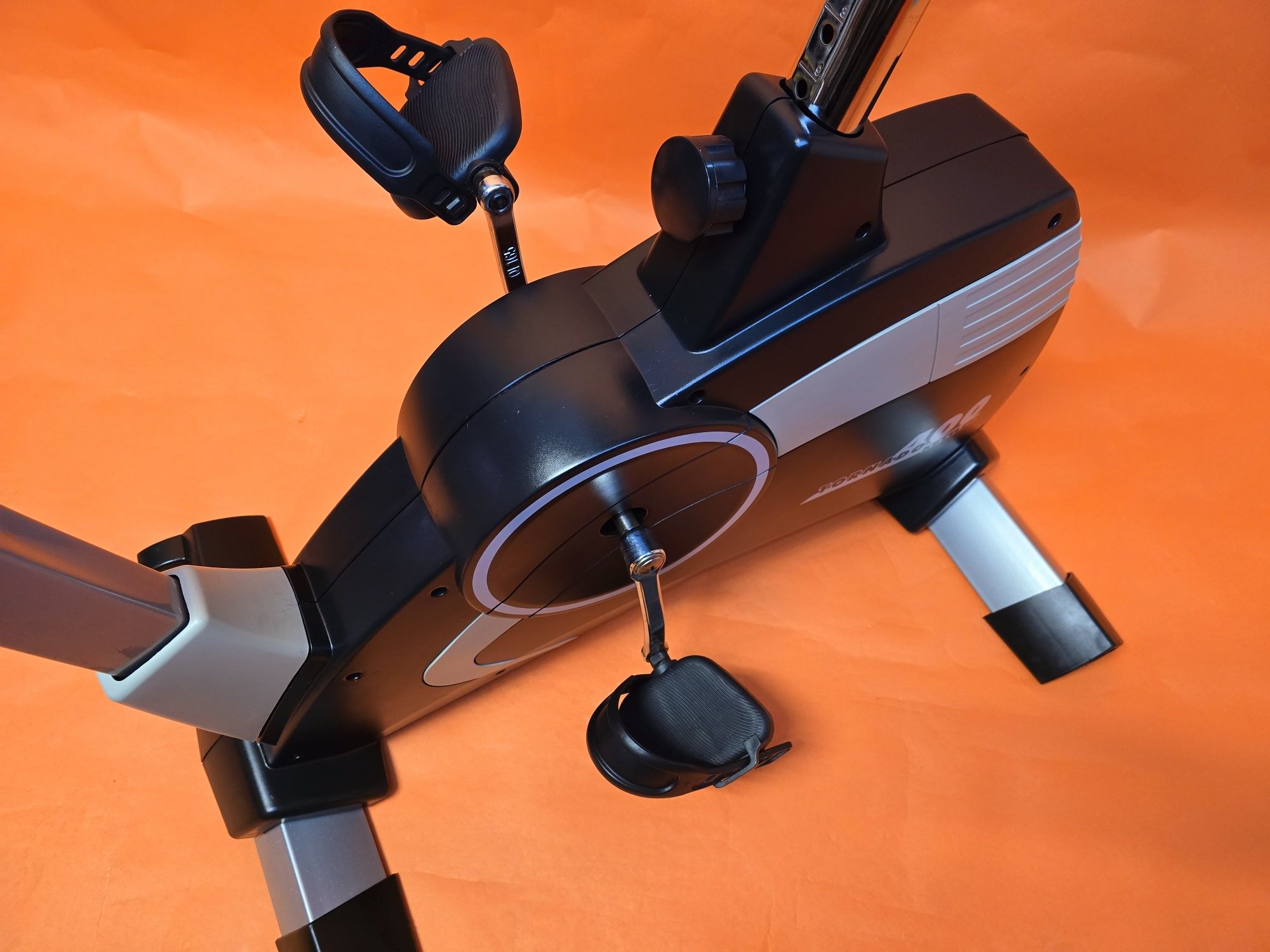 Wygodny Rower Treningowy Stacjonarny Kettler Tornado 400  programy