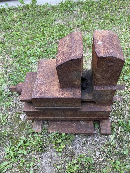 Тиски Лещата б/в робочі