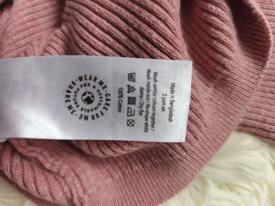 Różowy bawełniany sweterek r.122/128