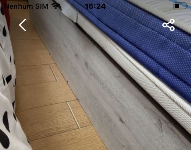 Cama com muita arrumacao