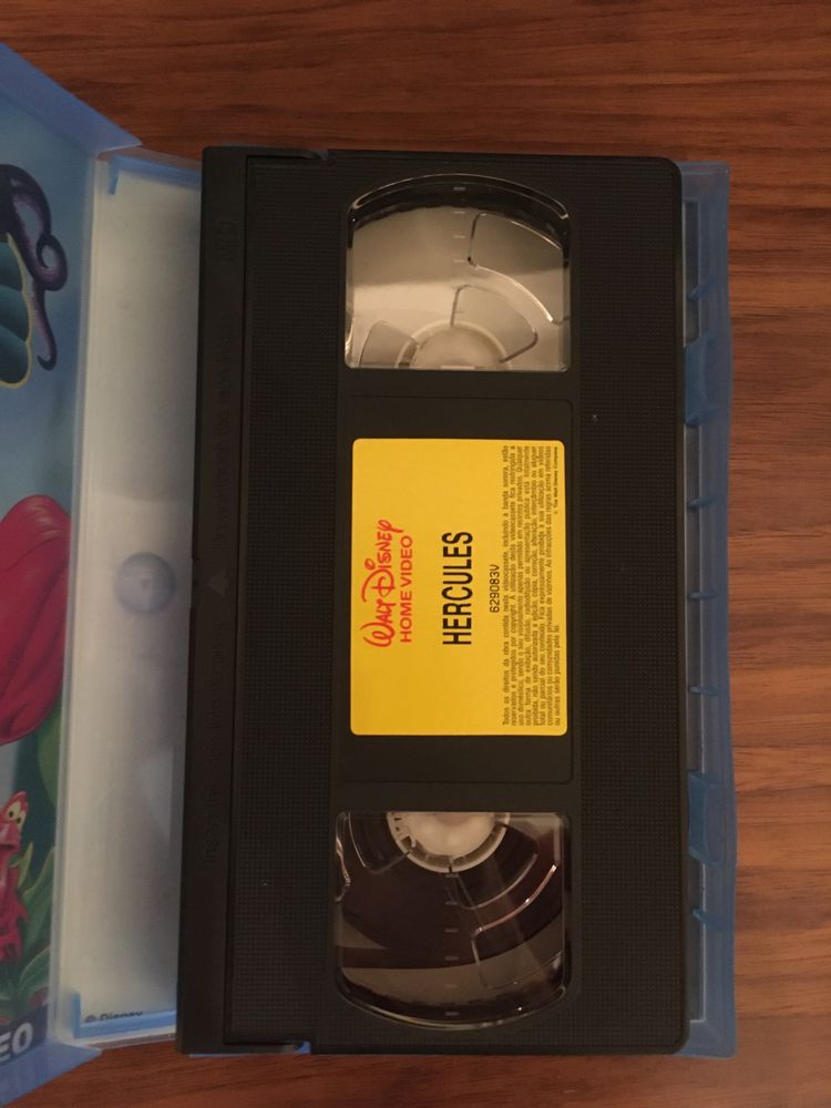 3 videocassete VHS (desenhos animados)