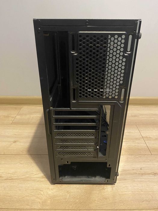 Obudowa komputerowa GEMBIRD Fornax 2000 RGB+wentylator gratis