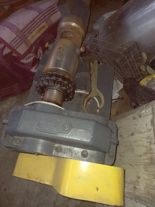 Масло-перерабатывающий станок/ маслопресс