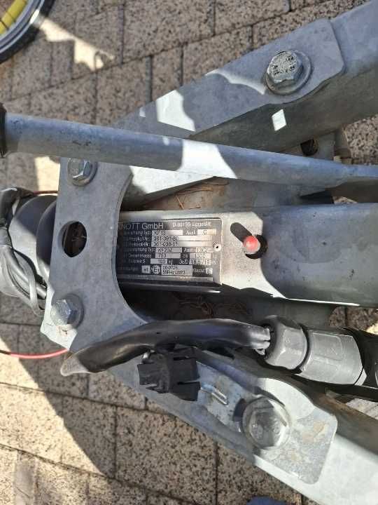 Łódź motorowa kabinowa Ultramar z silnikiem MERCURY 80 KM + przyczepa
