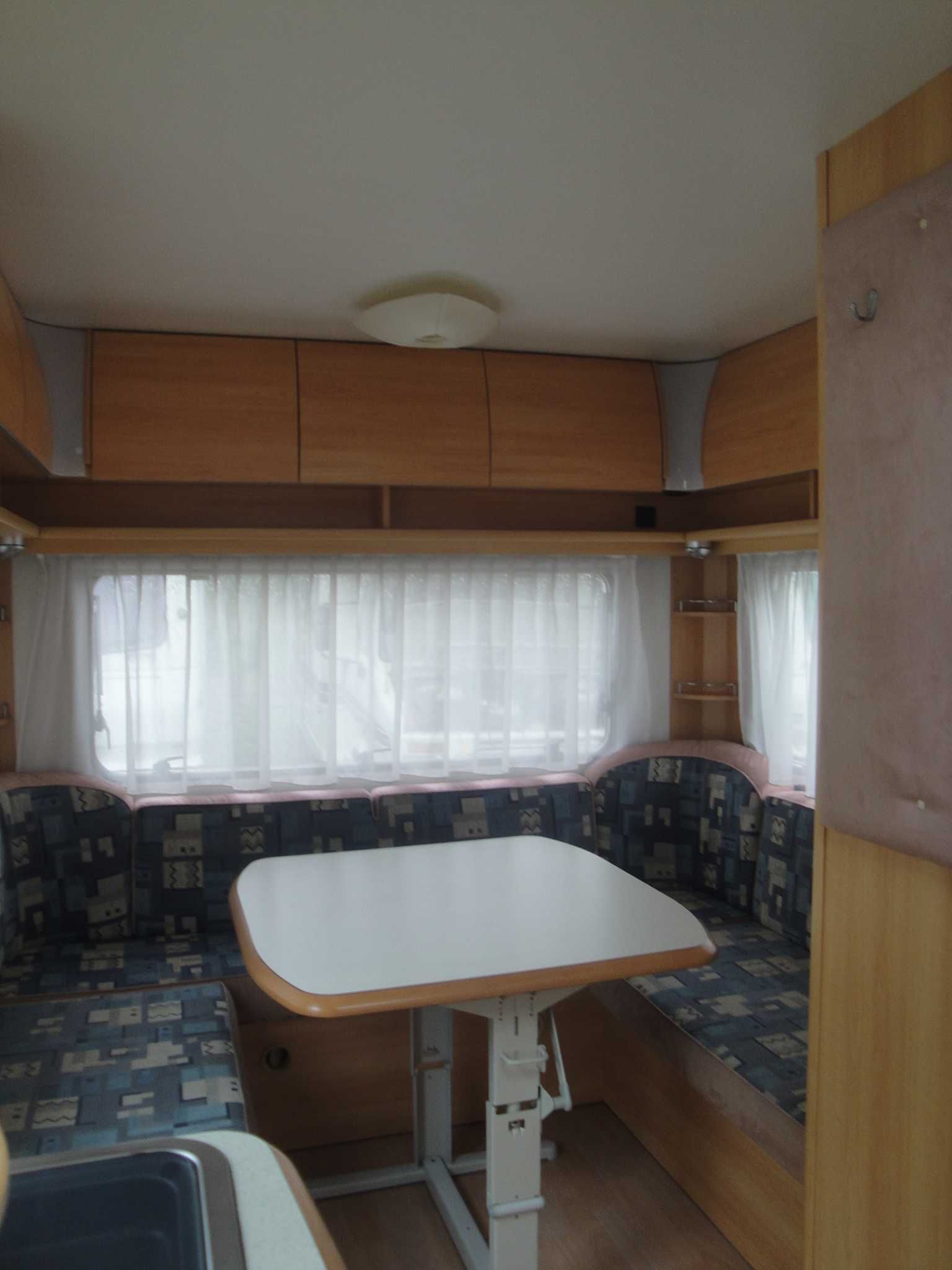 Przyczepa Kempingowa 4 - 5 osobowa  Dmc 1300 kg  wc  markiza rok 2005
