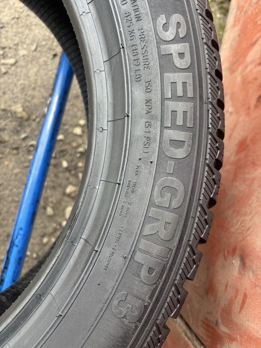 235/50/18 R18 Semperit Speed-Grip 3 зима 2 шт