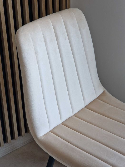 Welurowe krzesło tapicerowane do salonu i jadalni. Nowe. Wysyłka 24h