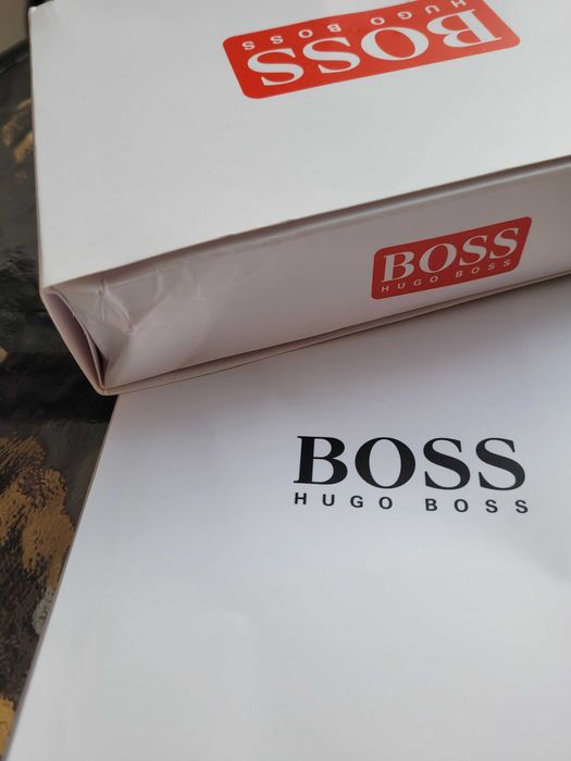 Zestaw męski skórzany pasek z dwiema klamrami Boss przeceniony