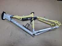 Rama typu full Ghost Miss RT 5100, 26