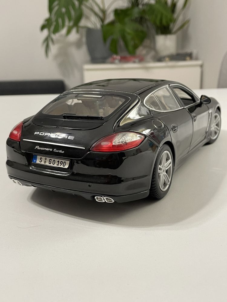 Model Porsche Panamera Turbo 1/18 Maisto jak Norev Bburago 1:18