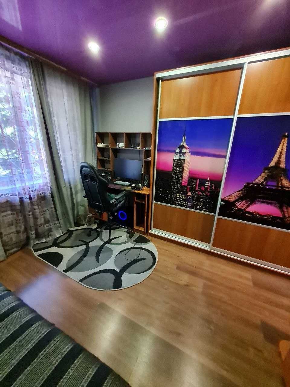 Продам 3 кімн. квартиру р-н кафе "Мерлін". Ремонт. 52000