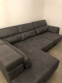 Sofá cinzento com chaise long