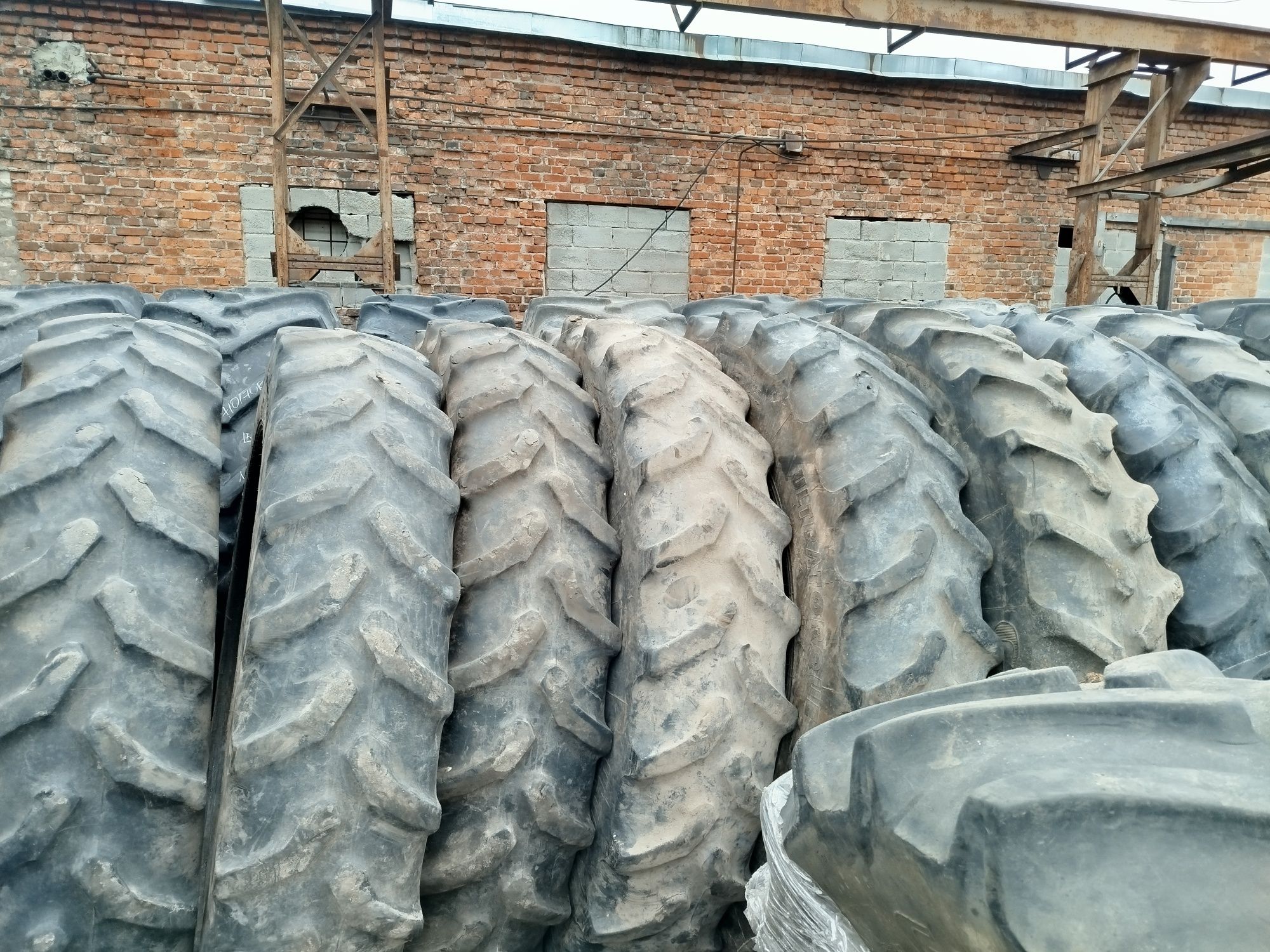 Шини 380/90r46 на оприскувач