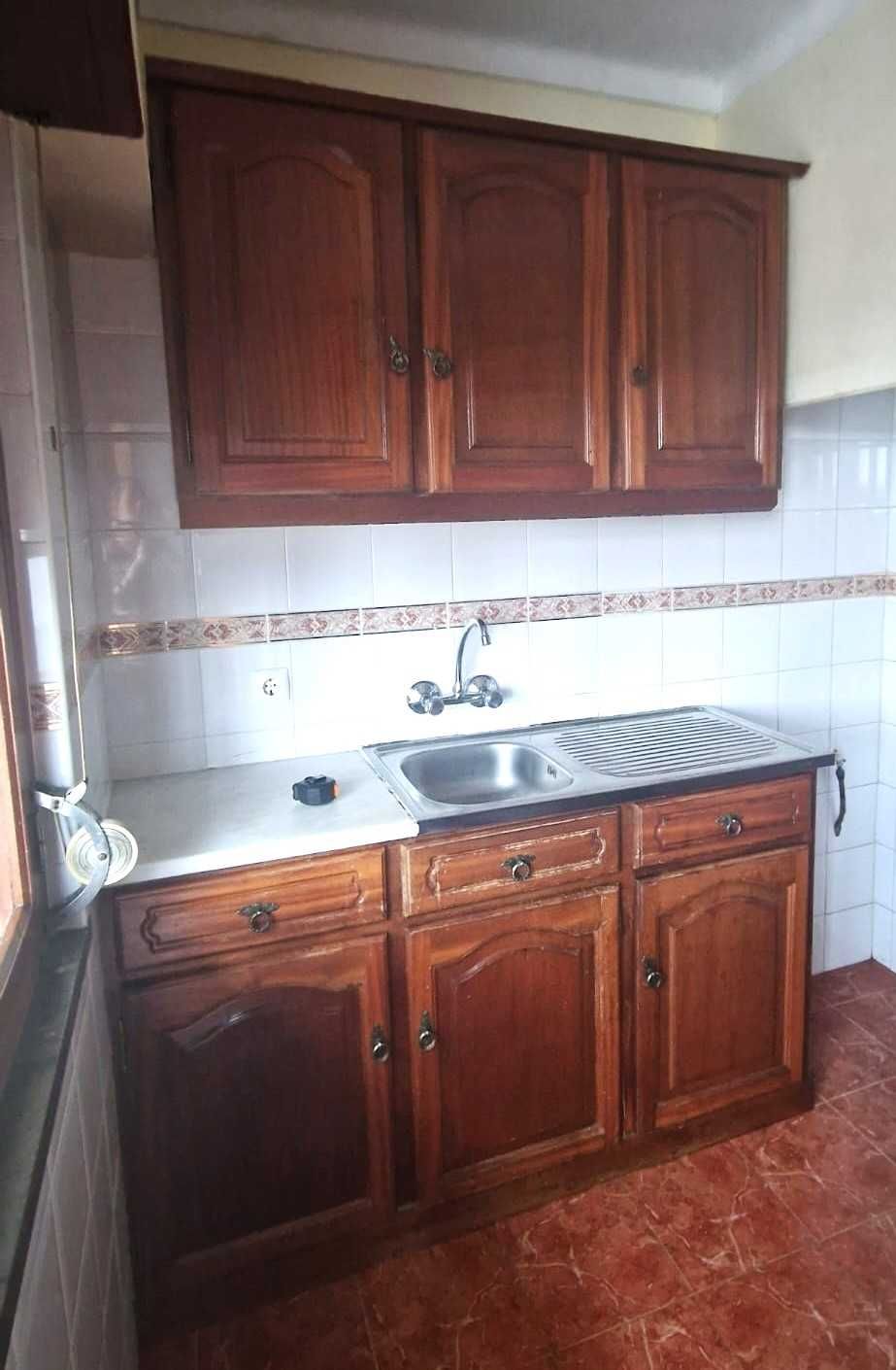 Móveis de Cozinha em Madeira - Conjunto Completo - Azambuja