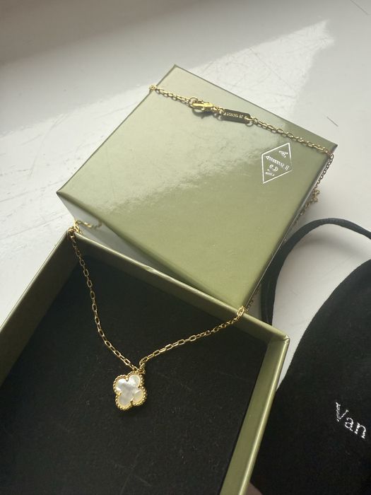 van cleef & arpels łancuszek z kwiatkiem