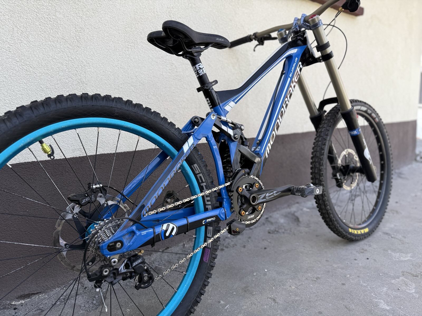 Mondraker Summum downhill