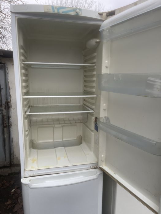 Продам холодильники