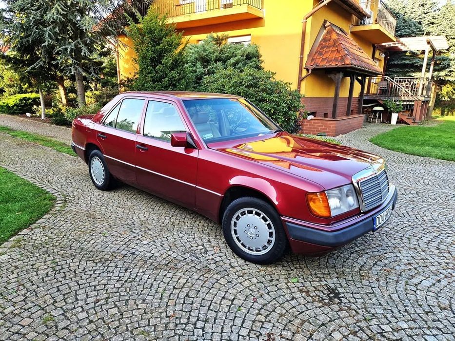 Mercedes-Benz W124 (1984-1993) Mercedes-Benz W124 4matic 300E, stan kolekcjonerski