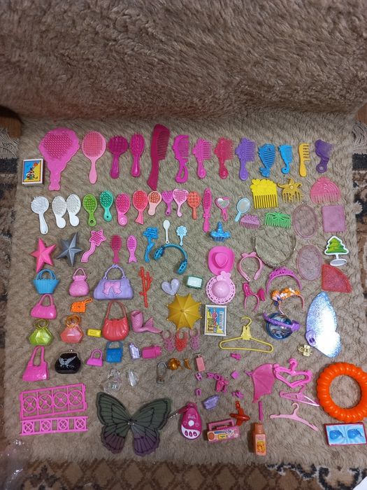 Расческа, короны, аксессуары для кукол