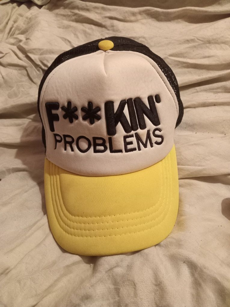 Продам кепку Fucking problems