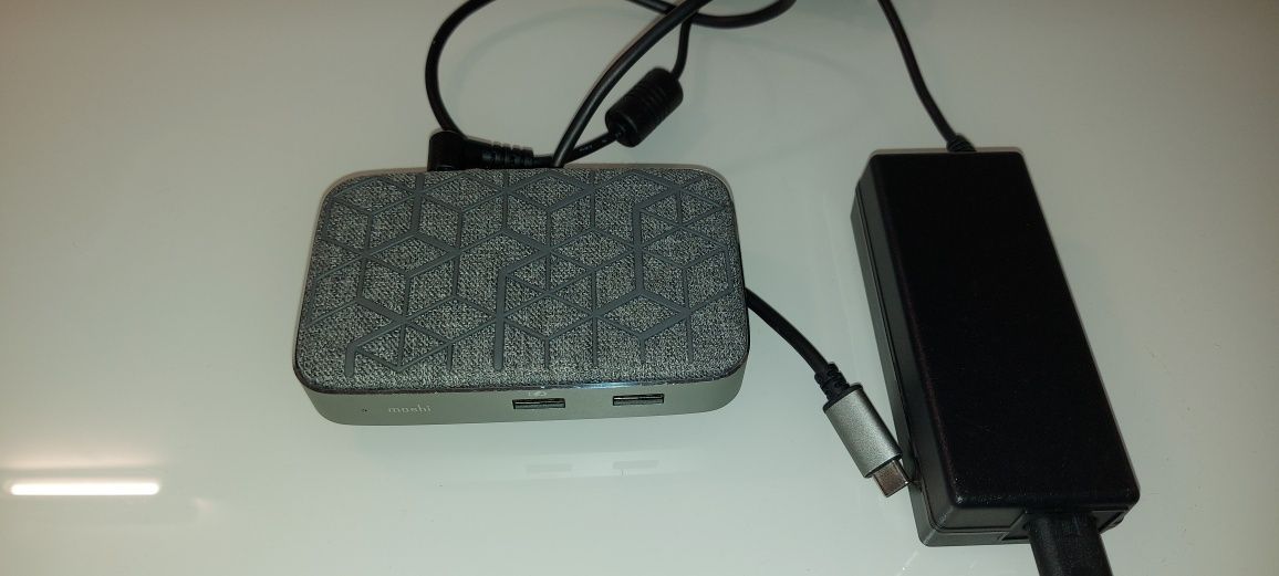 Docking Station Apple Macbook USB-C Moshi Hub Symbus Qi